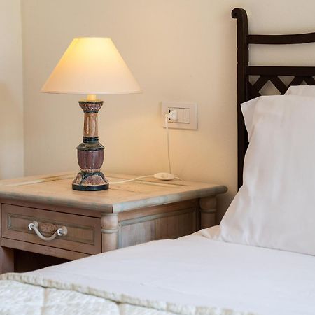 Hotel Monti Di Mola Porto Cervo Kültér fotó