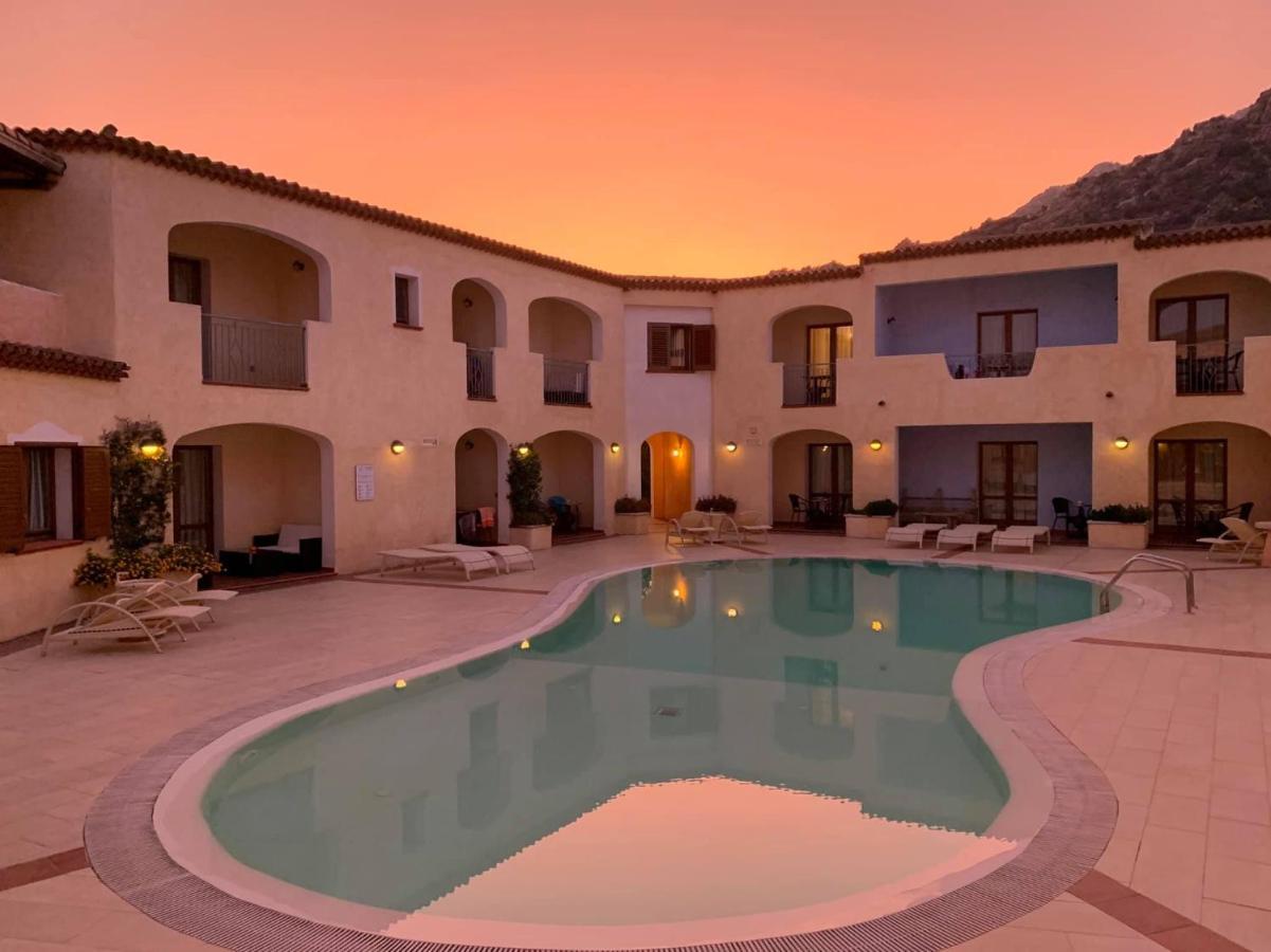 Hotel Monti Di Mola Porto Cervo Kültér fotó