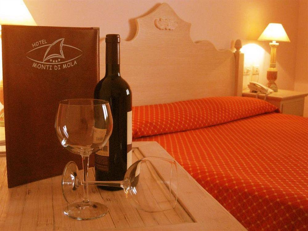 Hotel Monti Di Mola Porto Cervo Kültér fotó
