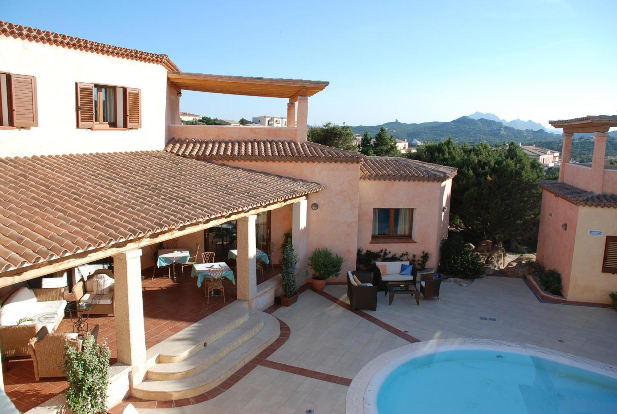 Hotel Monti Di Mola Porto Cervo Kültér fotó