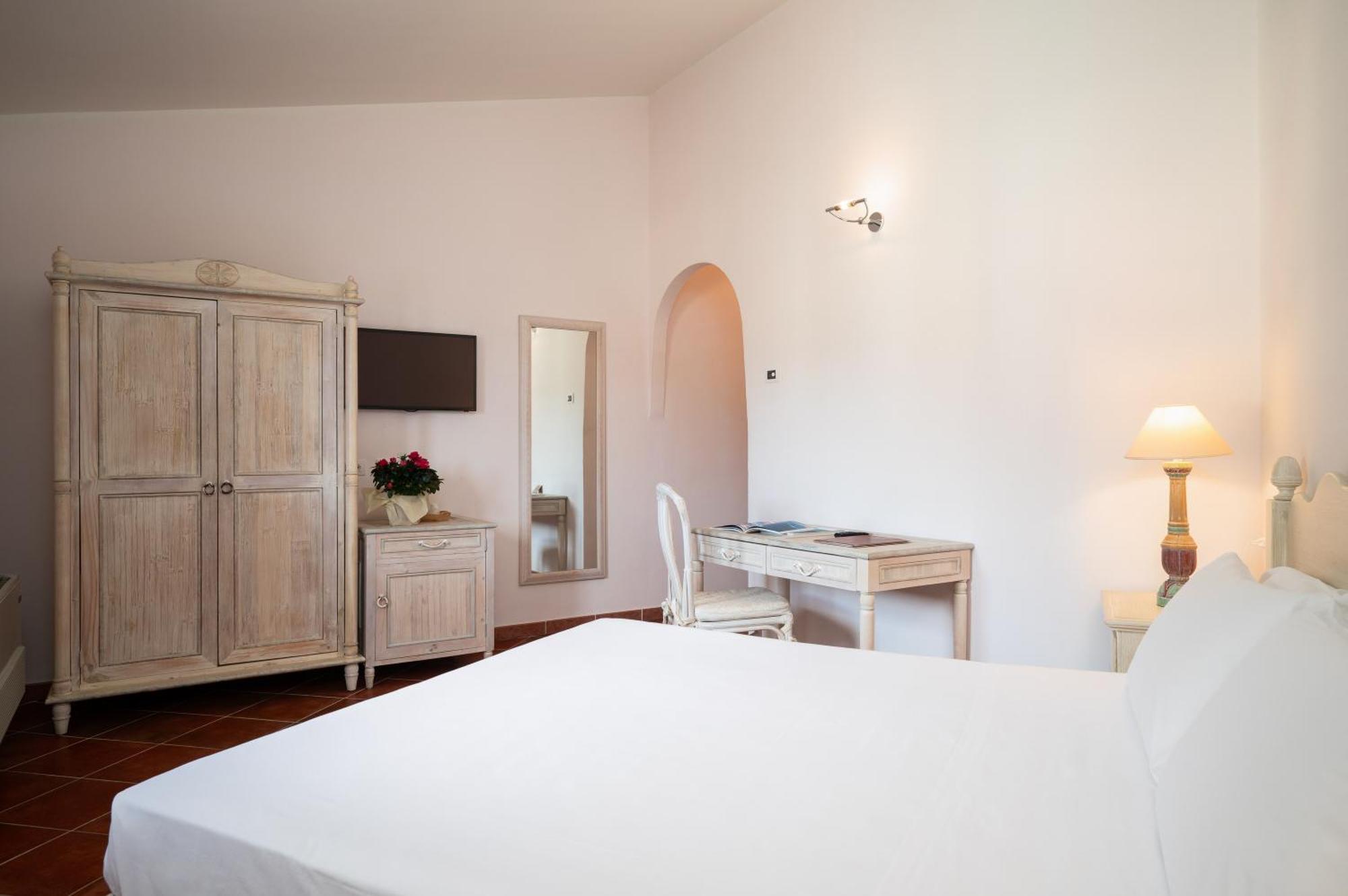Hotel Monti Di Mola Porto Cervo Kültér fotó