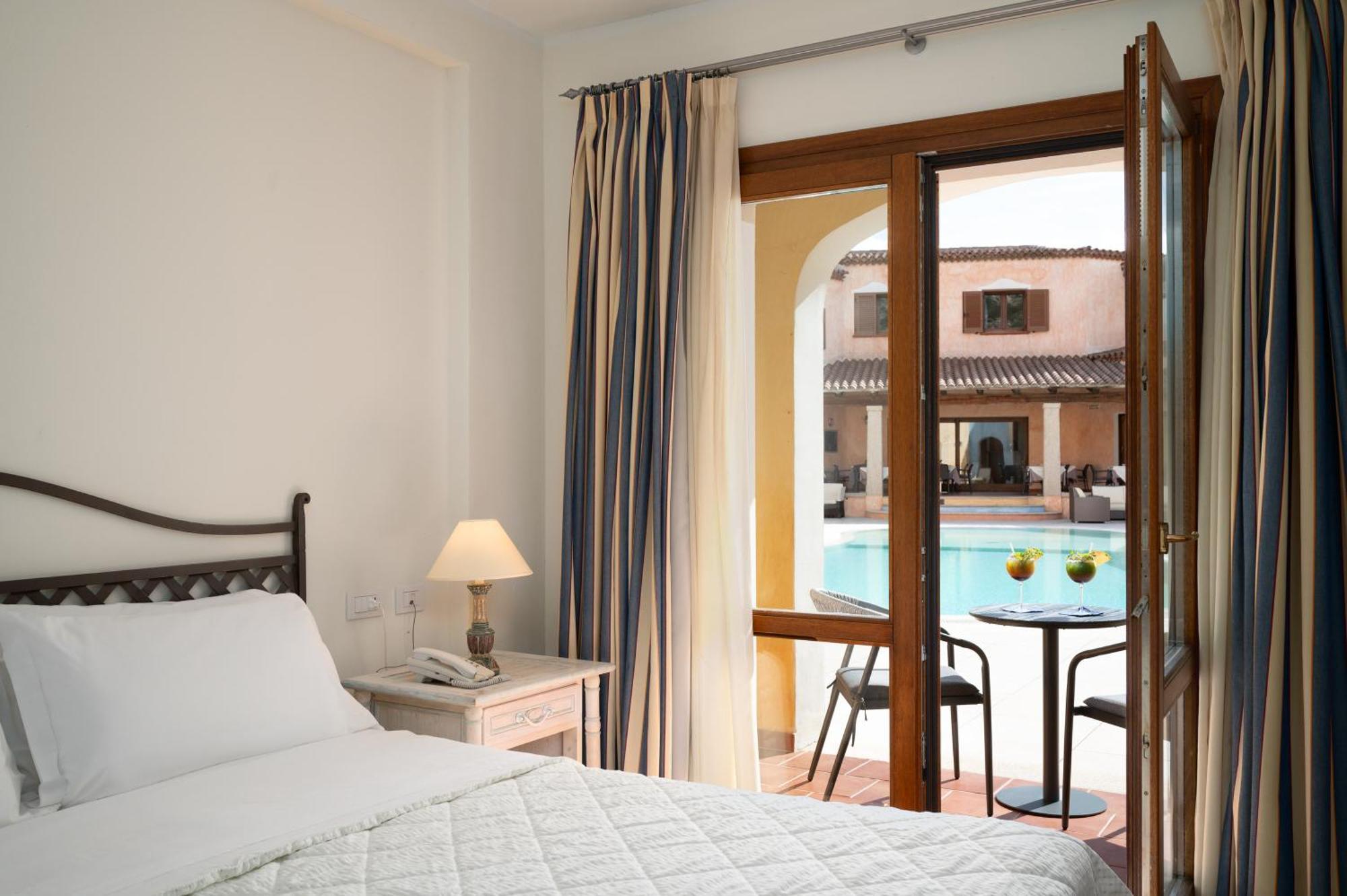 Hotel Monti Di Mola Porto Cervo Kültér fotó