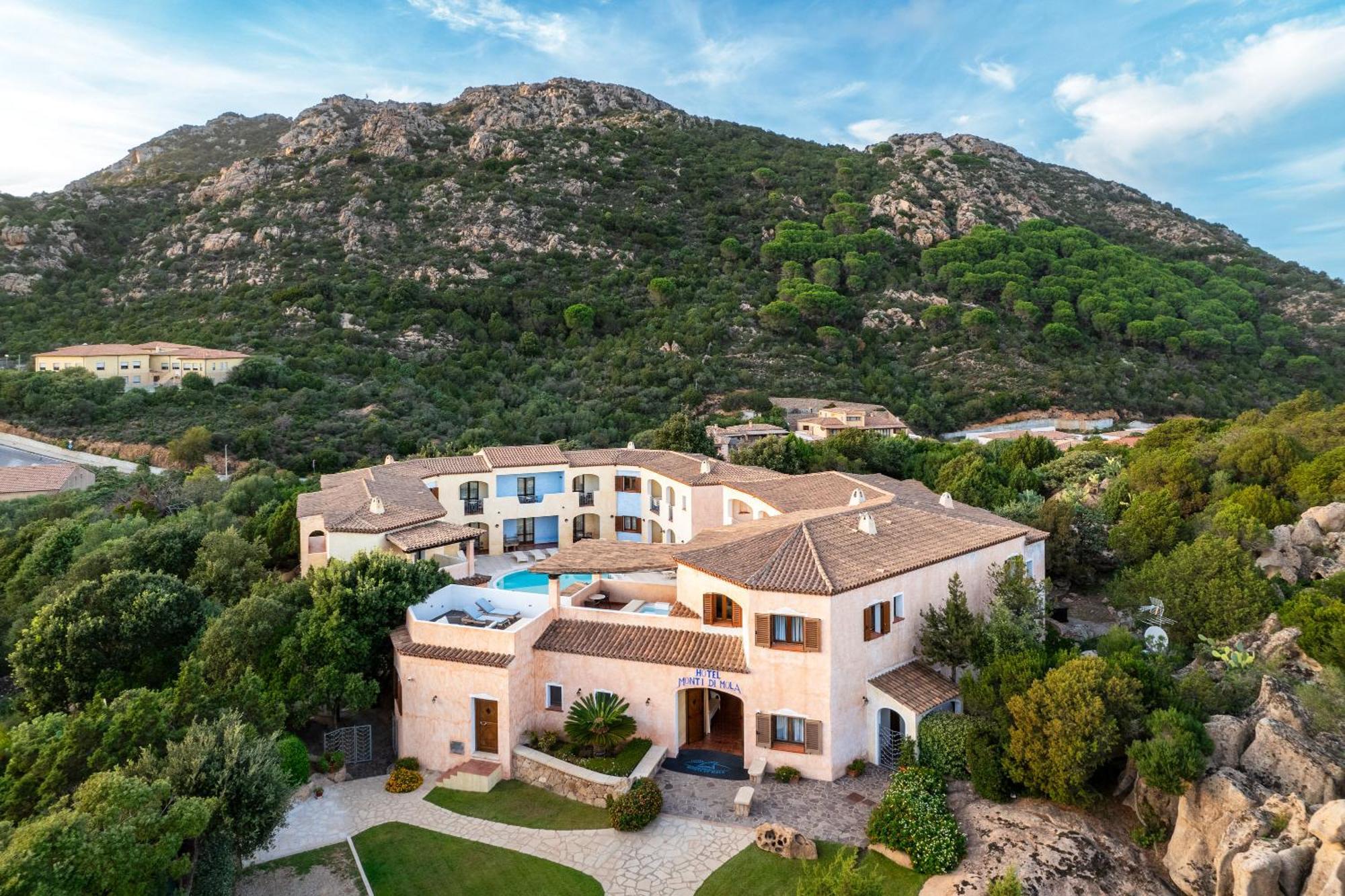 Hotel Monti Di Mola Porto Cervo Kültér fotó