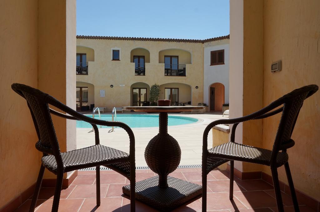 Hotel Monti Di Mola Porto Cervo Kültér fotó